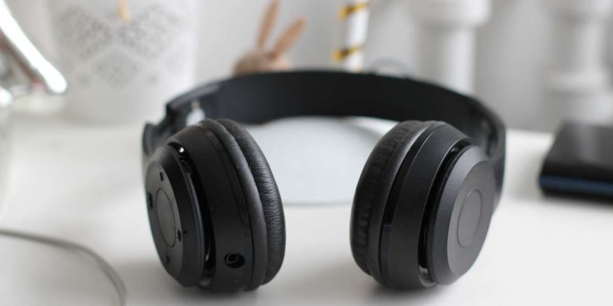 How To Find The Best Headphones For Silent Conference Meetings