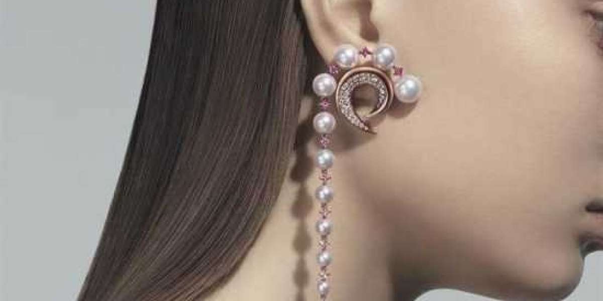 How to Choose the Perfect Earrings for Your Face Shape
