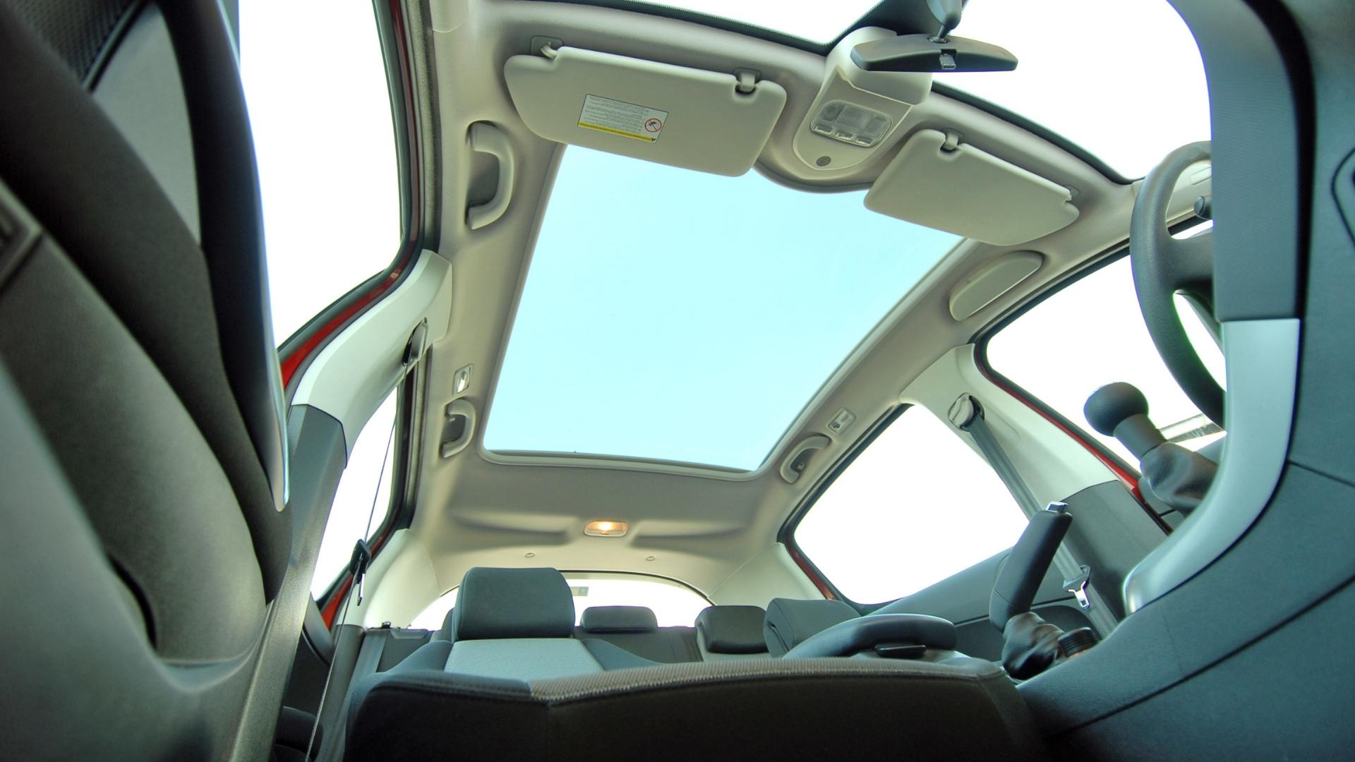 What is Panoramic Sunroof? Why It's Better Than Sunroof and Moonroof