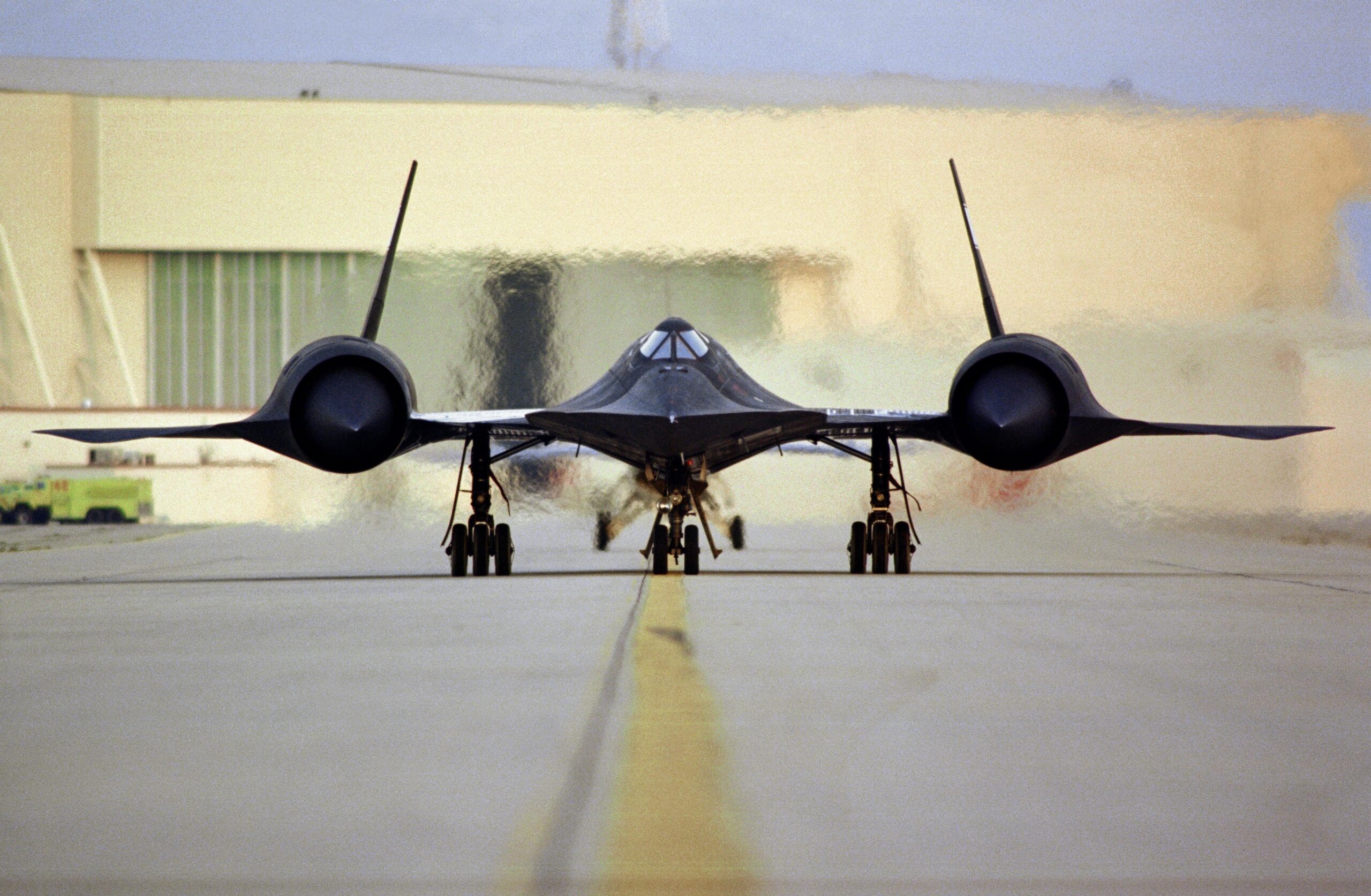Lockheed SR-71 Blackbird Plane | The Plane Designed to Leak | PlaneHistoria