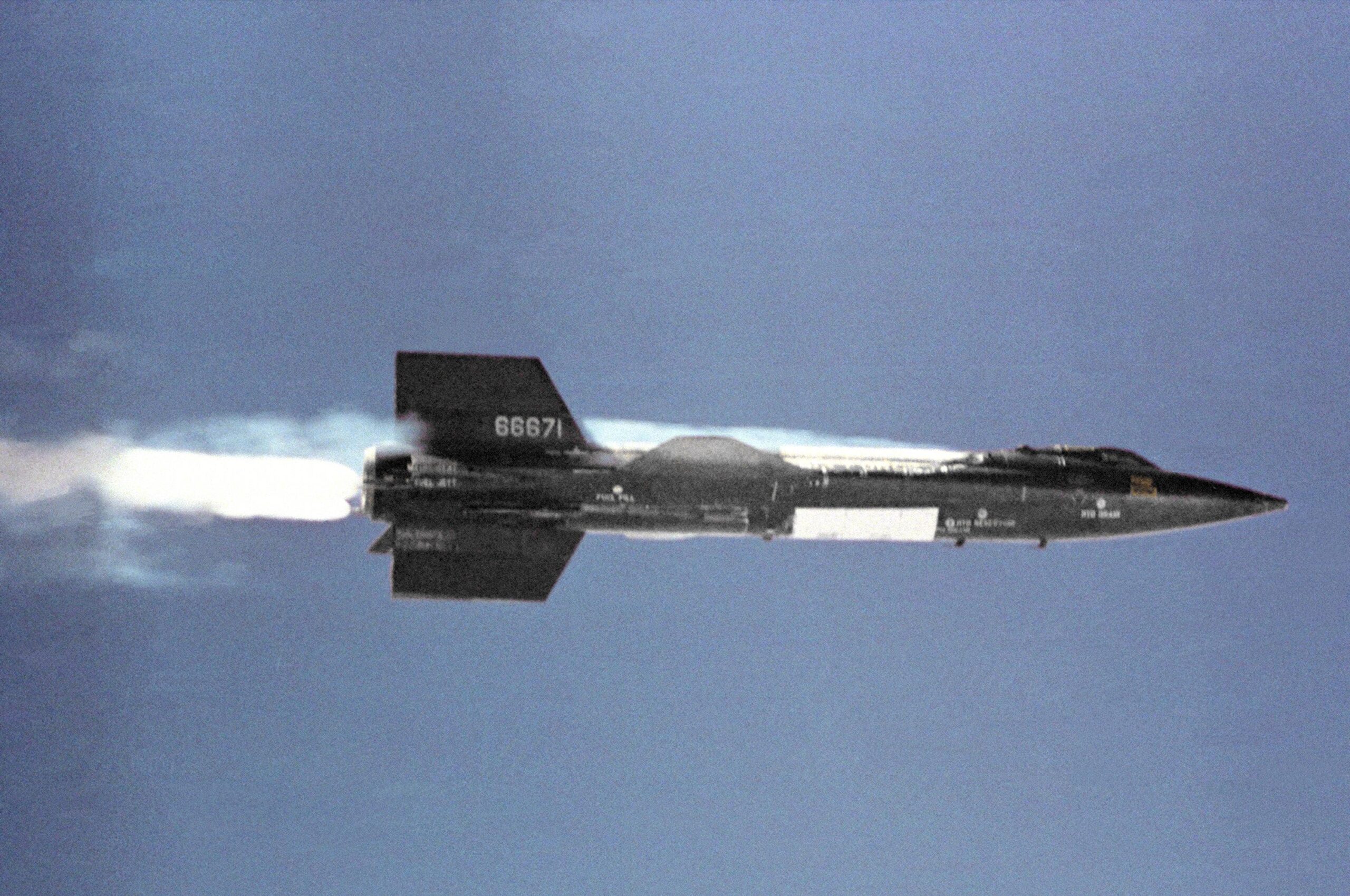 North American X-15 - The 4000 MPH Rocket Plane - PlaneHistoria